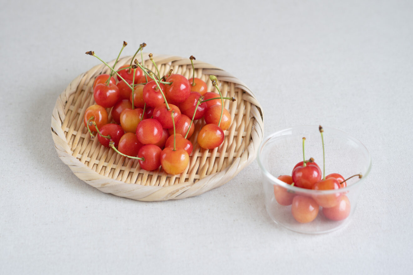 さくらんぼ／佐藤錦　　にね　4キロ 限定1箱 さくらんぼ 佐藤錦 特秀品 1kg 4Lサイズ 桐箱 並詰 S-99