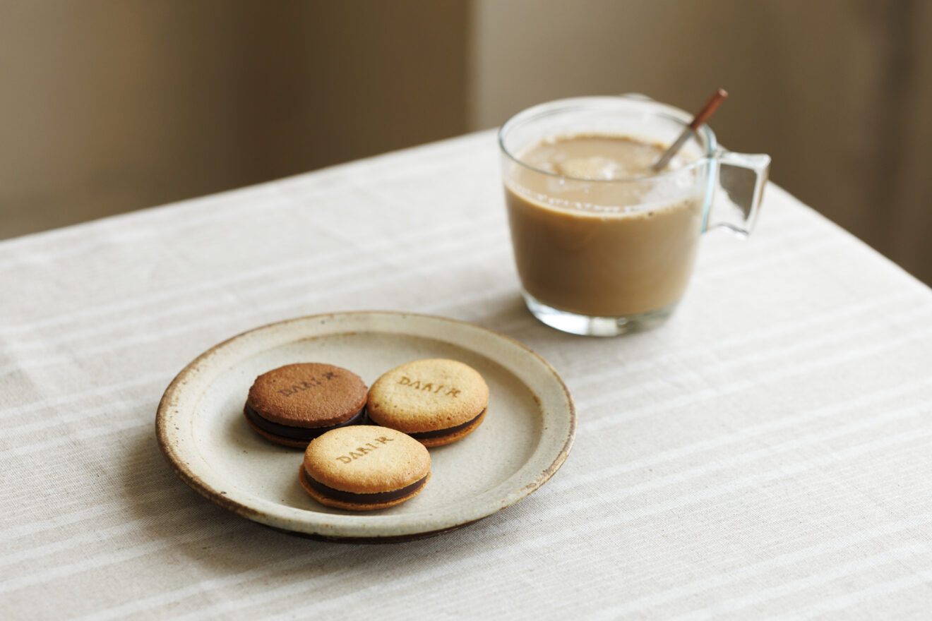 カカオサンドクッキー 1箱（12枚入り） | 坂ノ途中 | サステナブルな