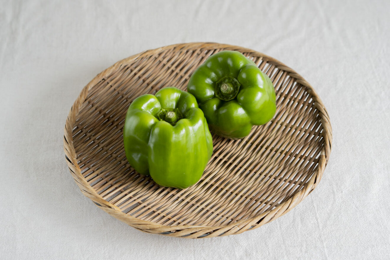 ピーマン 豊作特別価格】八ヶ岳のぽってり肉厚ピーマン 300g | 坂ノ途中